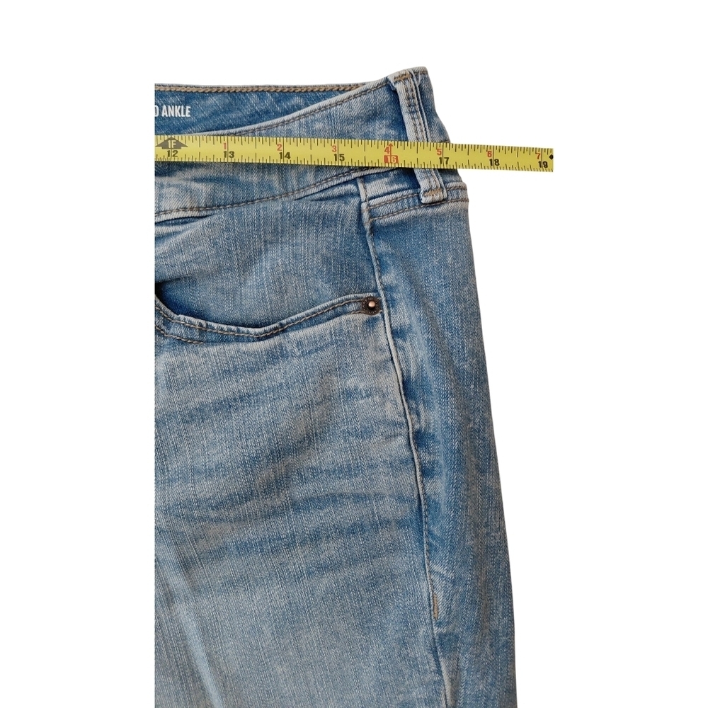 torrid Light Wash Boyfriend Jeans - Picture 3 of 7